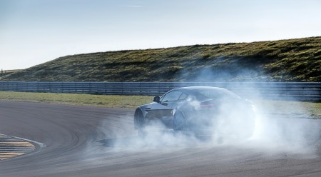 Aston Martin V12 Vantage S 2017