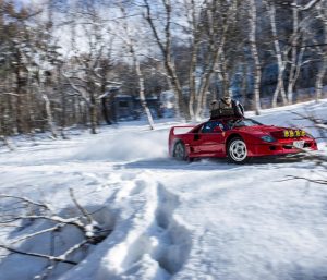Ferrari F40 en la nieve