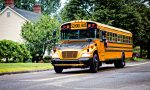 Por qué los autobuses escolares estadounidenses son gigantes y amarillos