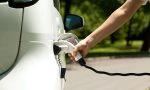 Viajar en un coche eléctrico es cinco veces más barato que en uno de gasolina
