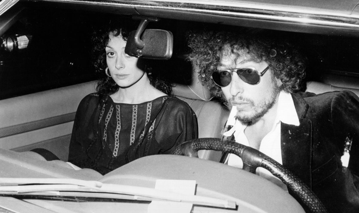 Bob Dylan, el Nobel de literatura que amaba las motos y los coches.