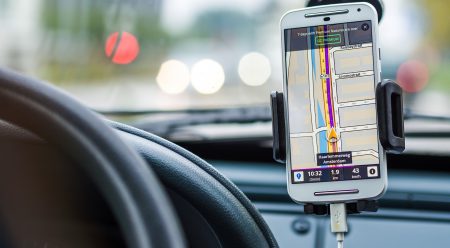 5 maneras de evitar multas de velocidad con tu móvil