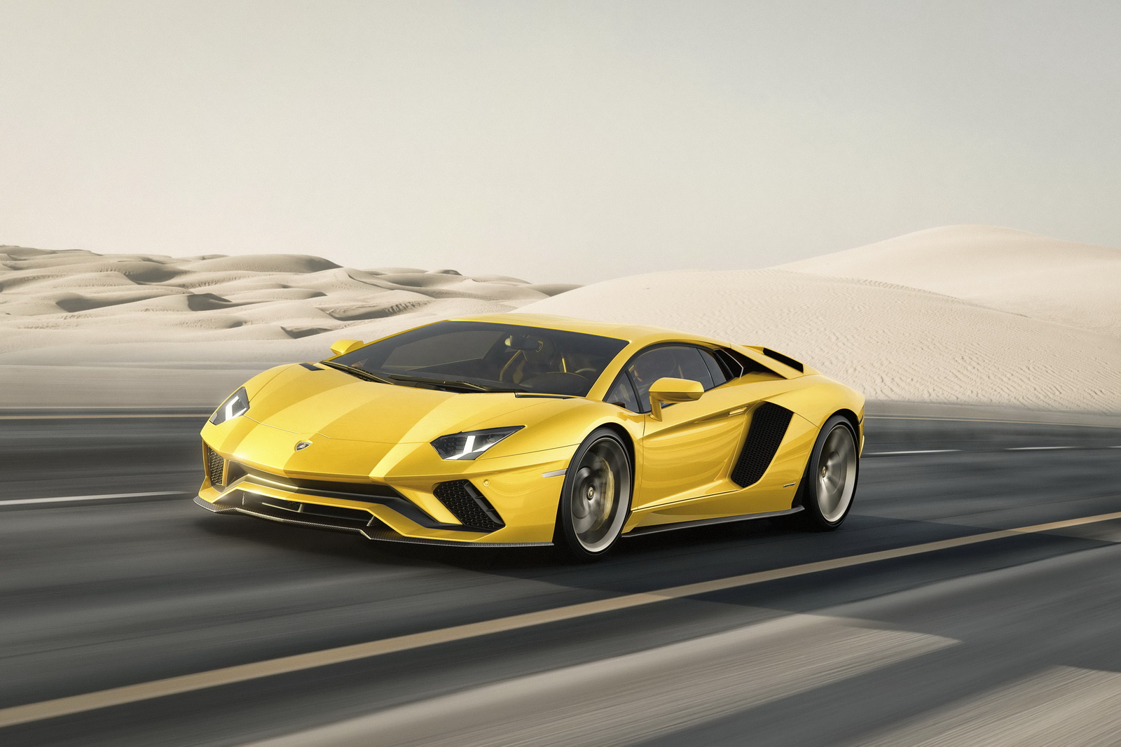 Lamborghini Aventador S: dirección a las cuatro ruedas y 740 CV