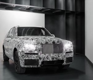 Rolls Royce Cullinan entre los coches 2017