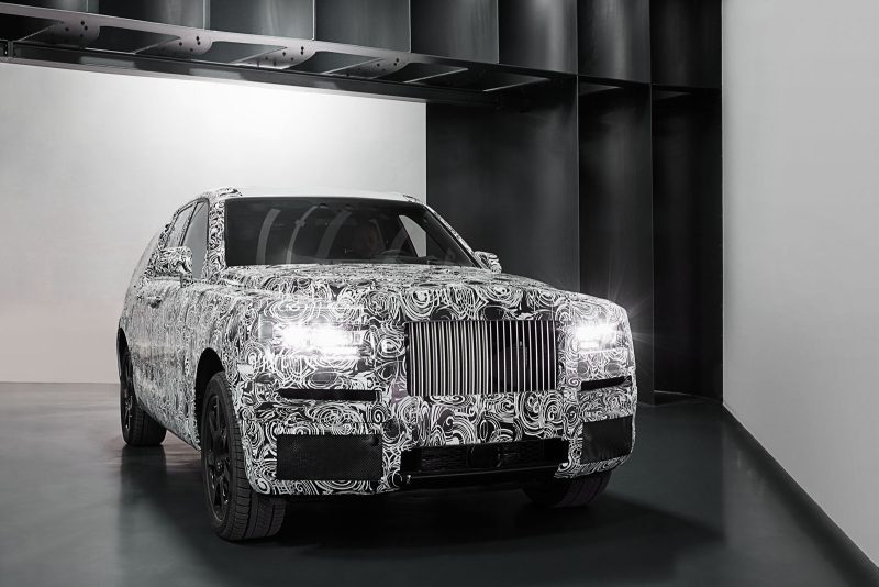 Rolls Royce Cullinan entre los coches 2017