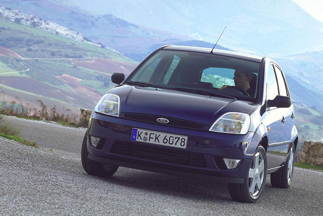 2002: Ford Fiesta 1.25 16v Ghia 5 p - 1.960.000 pesetas / 11.780 euros