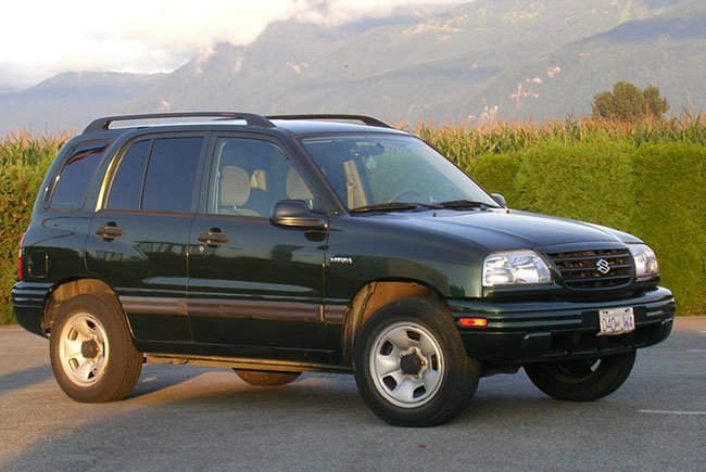 2002: Suzuki Vitara 1.6 16V Techo Metal 5 p - 2.973.000 / 17.868 euros
