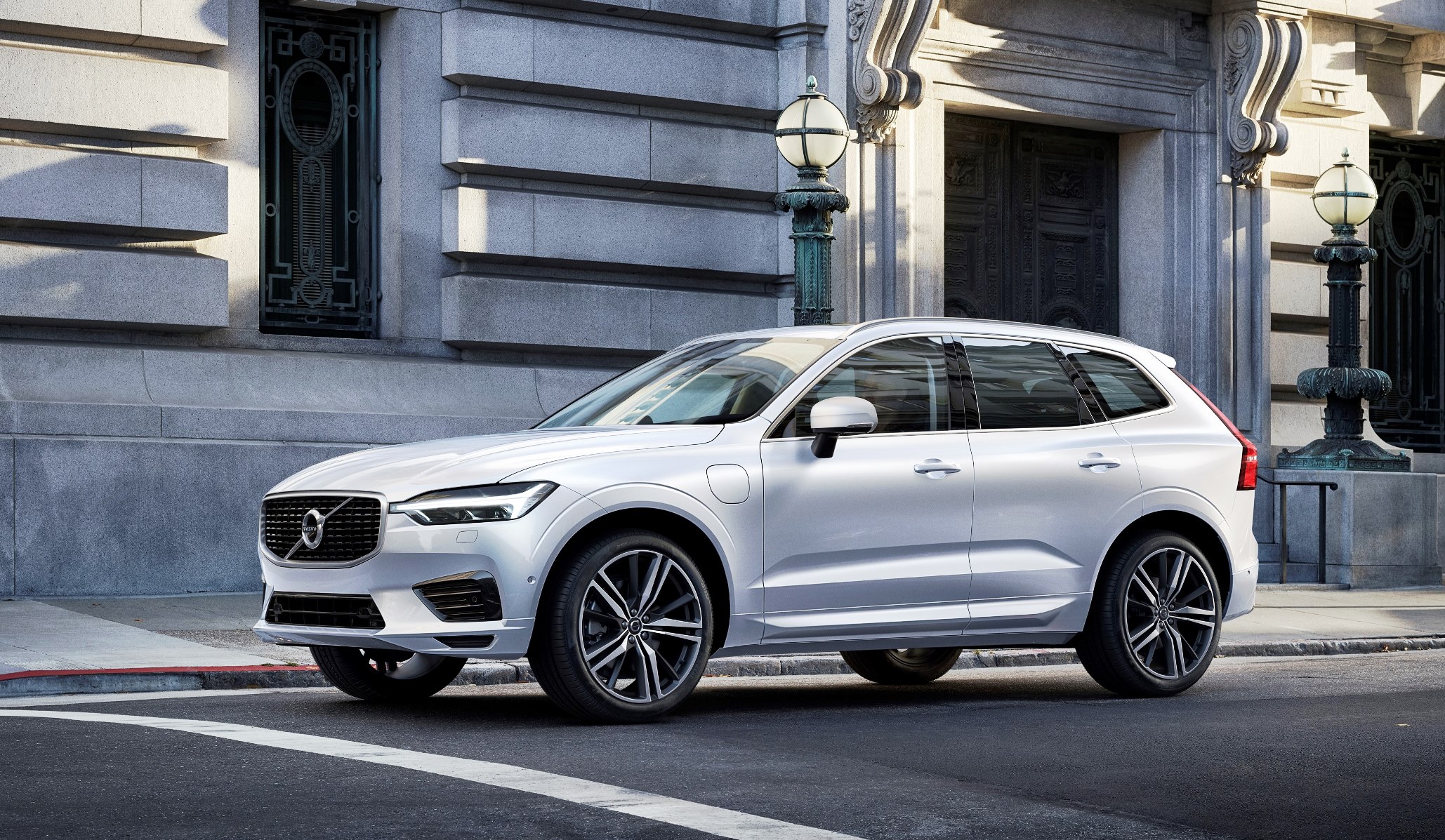 Volvo XC60 2021: rediseño menor y más tecnología