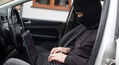 El sistema para robar coches que se vende legalmente en Internet