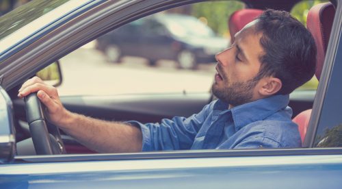 La somnolencia al volante (sobre todo en julio) causa los accidentes con mayor mortalidad