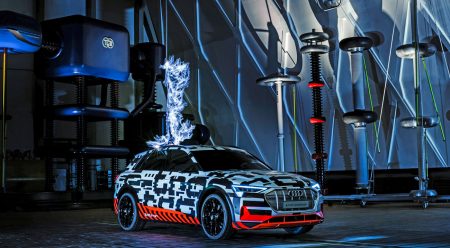 Audi e-tron: el sueño (¿imposible?) de cargar un coche eléctrico con un rayo