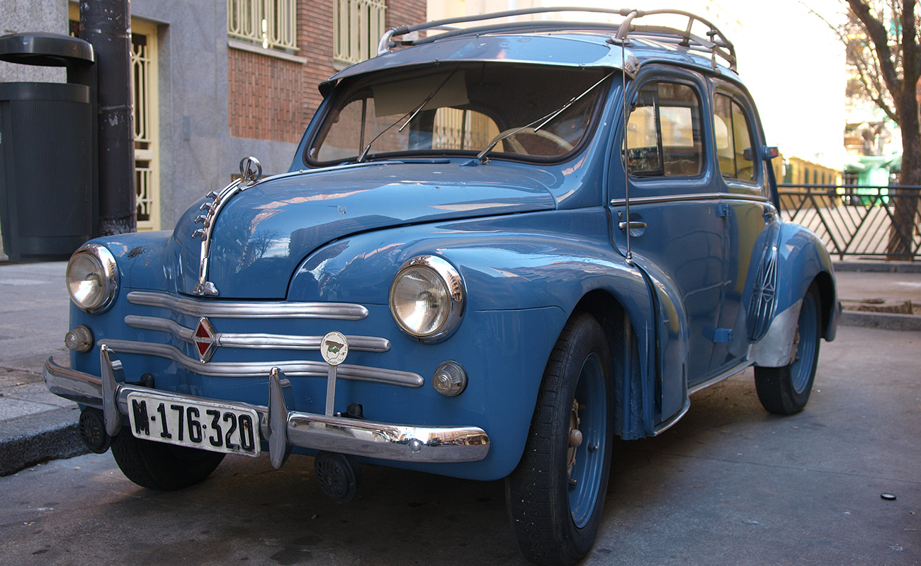 1959_Renault_4-4.jpg