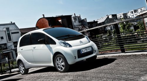 ¿Buscando un coche eléctrico? Estos son todos los que se venden en España