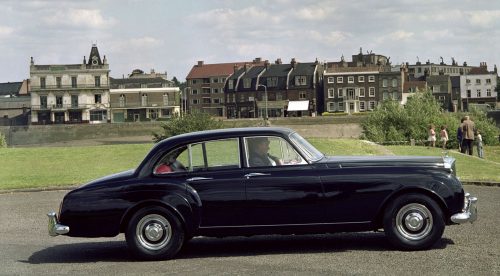 Bentley: 100 años de lujo, deportividad y pasión