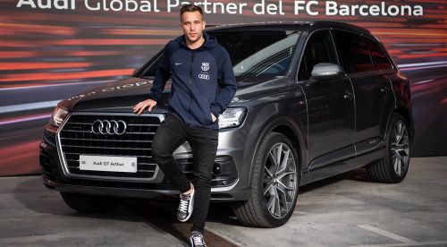 Los jugadores del Barça recogen sus Audi: triunfan los SUV