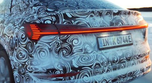 El Audi e-tron Sportback se muestra en movimiento