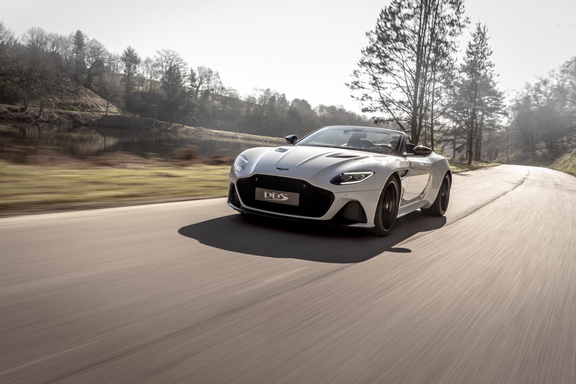 Aston Martin DBS Superleggera Volante: un descapotable velocísimo