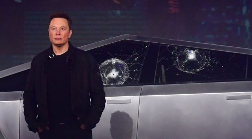 ¿Por qué se rompieron los cristales del nuevo modelo de Tesla?