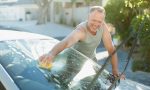 ¿Puedes lavar el coche en la calle? (siete multas que quizá no conozcas)