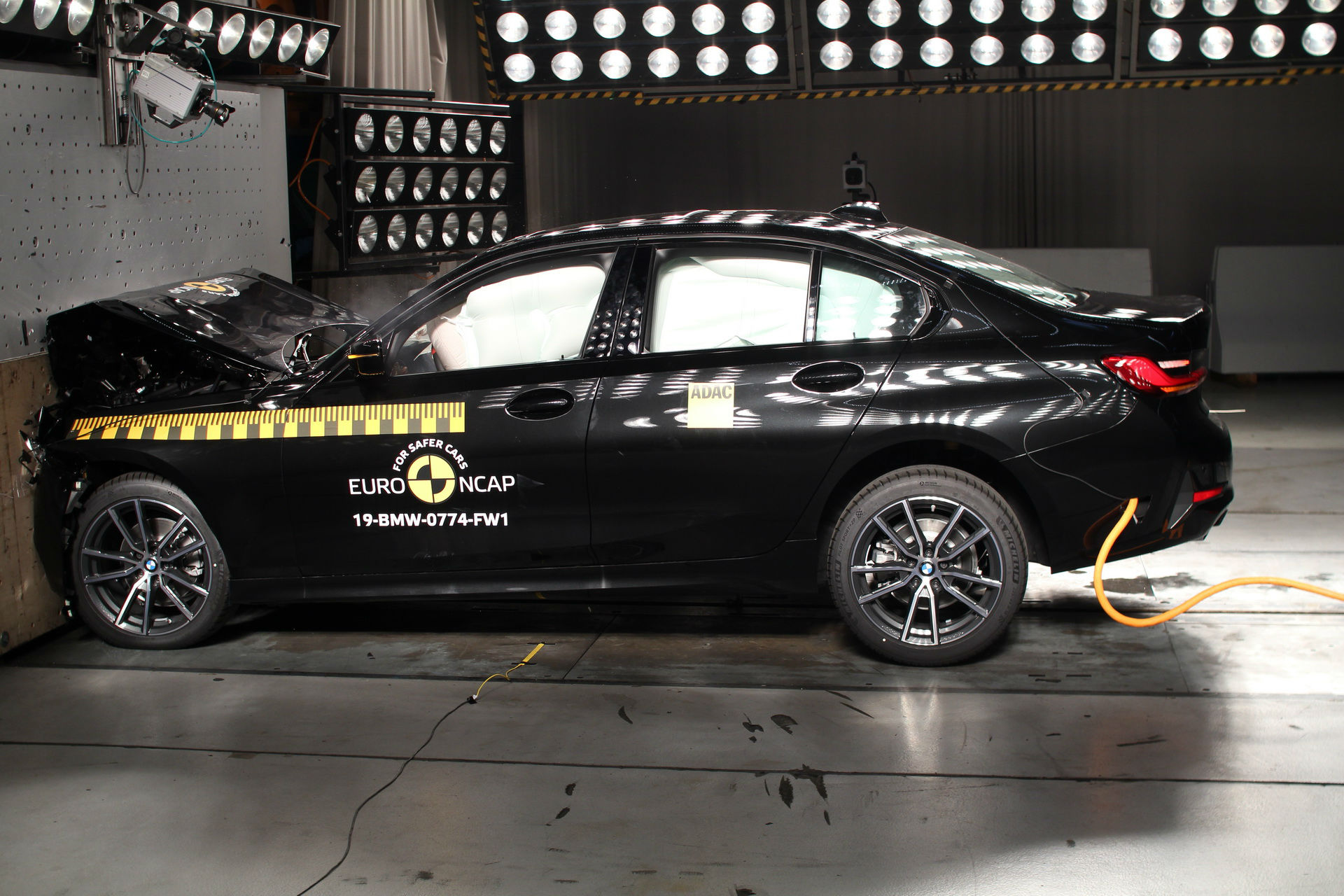 BMW Serie 3 y Tesla Model 3