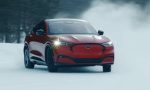 El Mustang Mach-E eléctrico puede con la nieve sin despeinarse