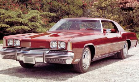 ¿Sabes cuál fue el primer coche de la historia en salir a la venta con airbag?