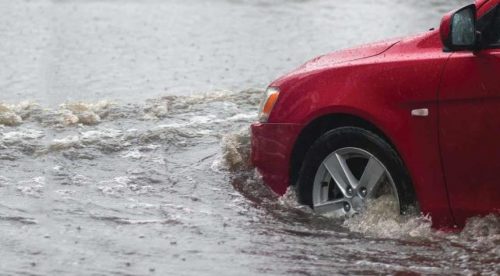 inundación coche