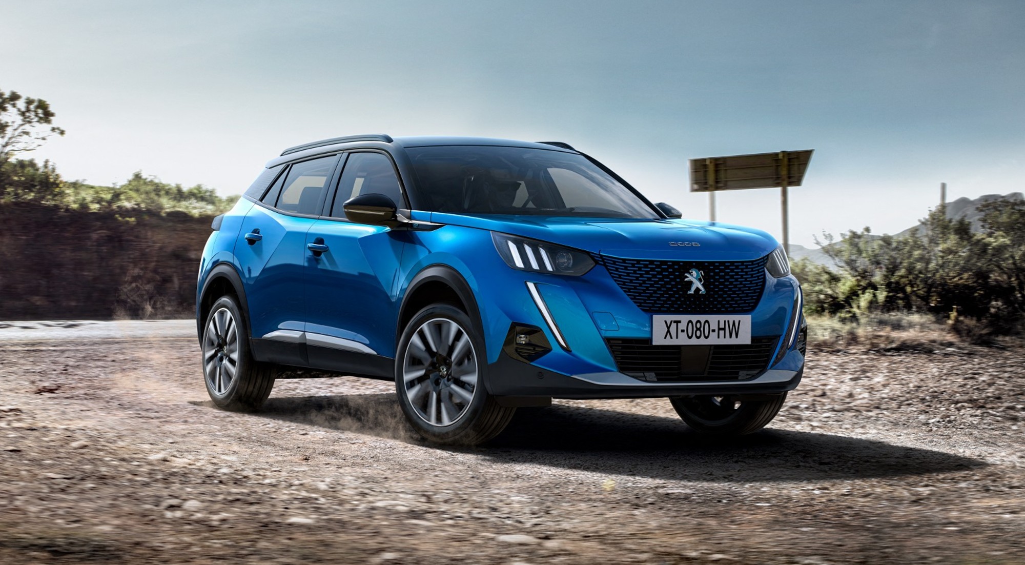 ELÉCTRICO // Peugeot e-2008 (desde 35.150 euros)