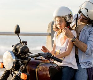 Como llevar a un niño en moto