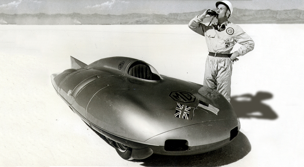 A casi 400 km/h, en 1957: el récord de MG y Stirling Moss