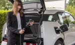 Bosch crea un cable universal para cargar coches eléctricos