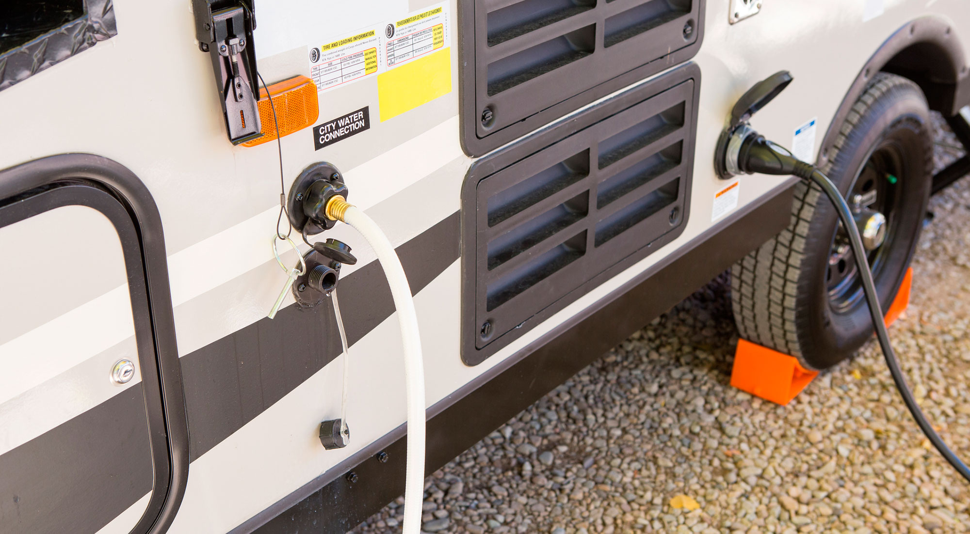 Aguas claras, grises y negras