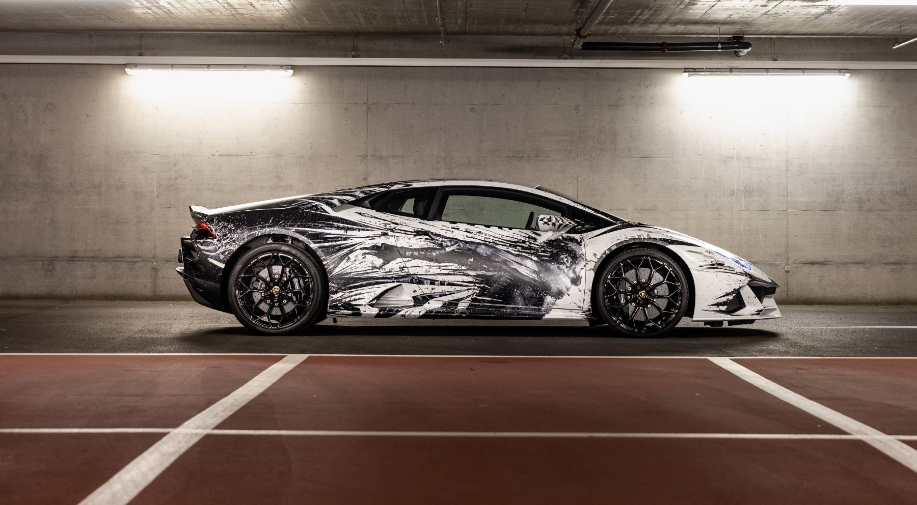 Minotauro, un Lamborghini Huracán Evo pintado “a dedo”