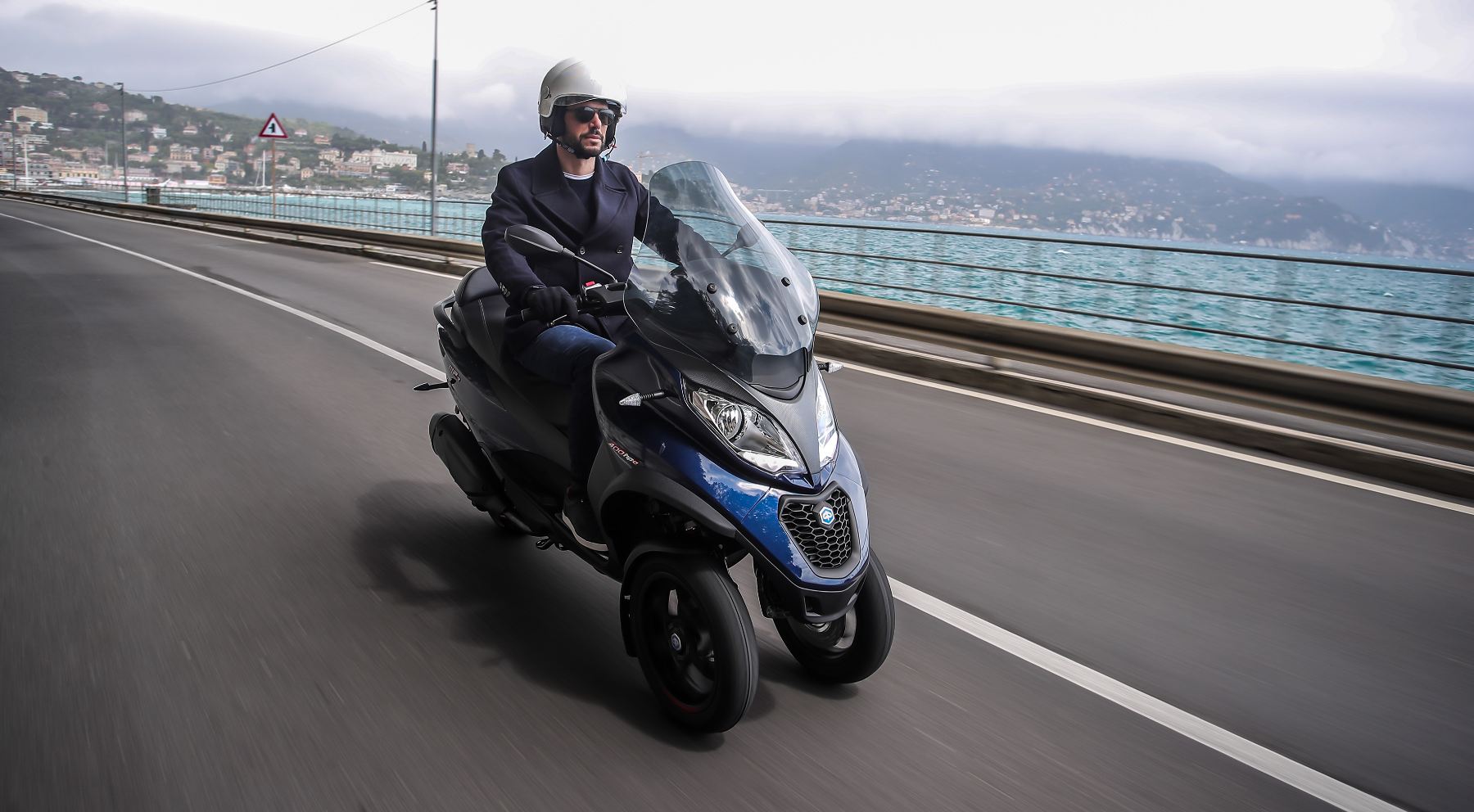 Piaggio trabaja en un airbag integrado para motocicletas