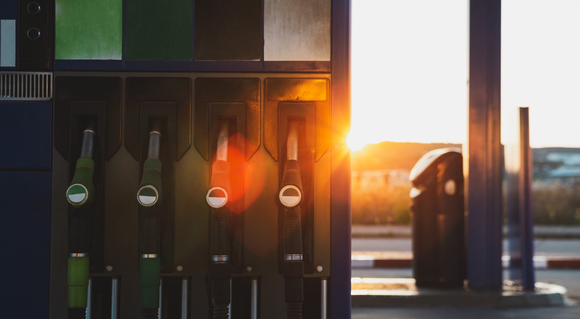¿Por qué han subido tanto los precios de la gasolina y el diésel?