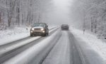 Los profesores de autoescuela explican cómo conducir cuando nieva