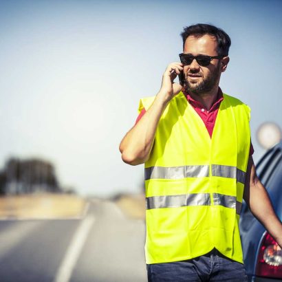 Con la llegada de las balizas V-16: ¿el chaleco reflectante sigue siendo un elemento obligatorio en el coche? 