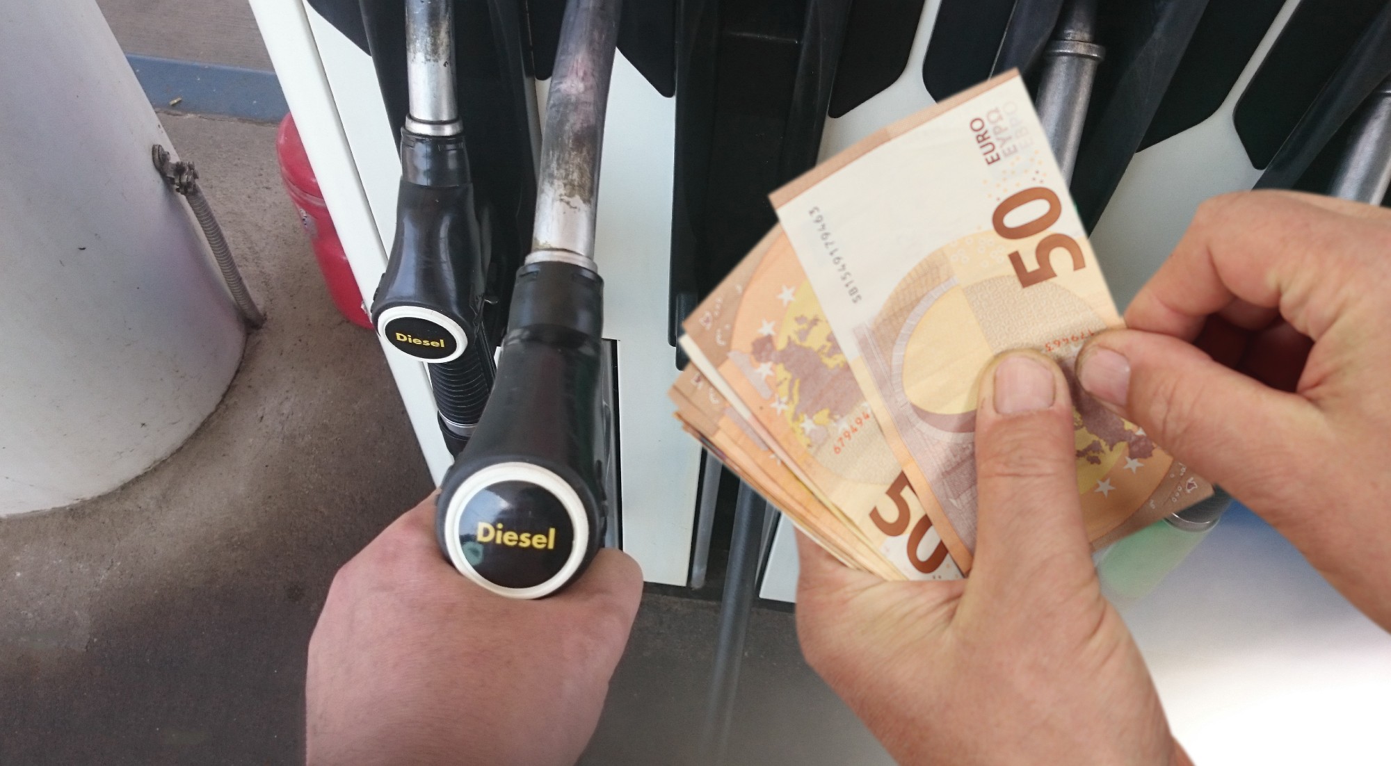 Diez trucos para ahorrar gasolina eficaces y sencillos