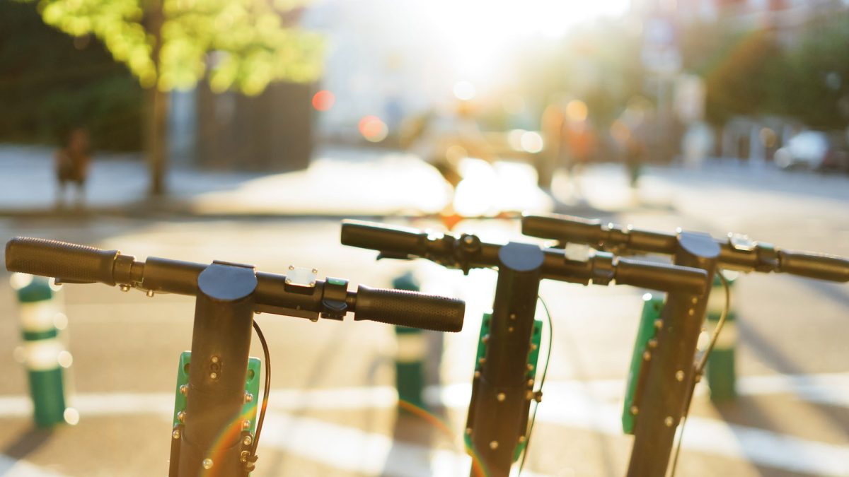 ¿Por dónde pueden circular los patinetes eléctricos?: esto dice la DGT