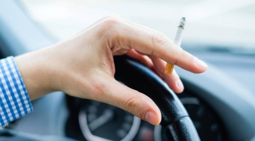 Alemania propone multar con hasta 3.000 euros por fumar en el coche