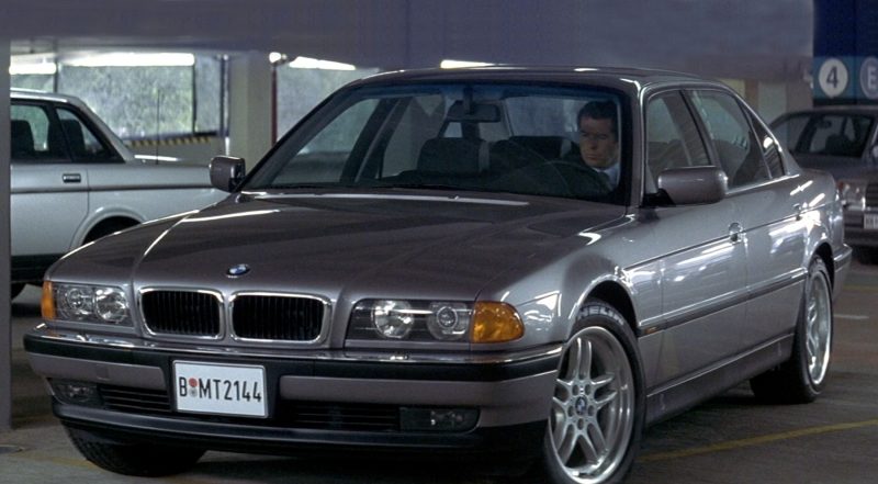 BMW 750iL // 'El mañana nunca muere' (1997)