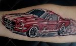 El coche más tatuado del mundo: amor por las cuatro ruedas en la piel