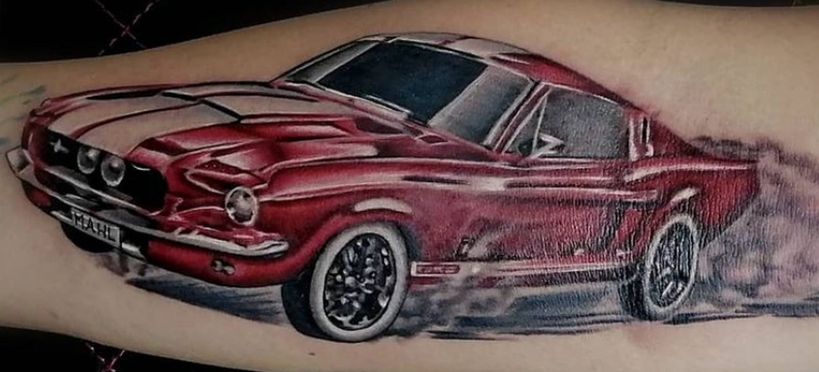 El coche más tatuado del mundo: amor por las cuatro ruedas en la piel