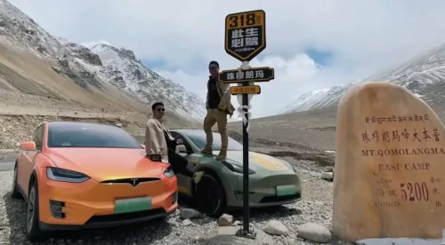 La hazaña de dos Tesla en el Everest