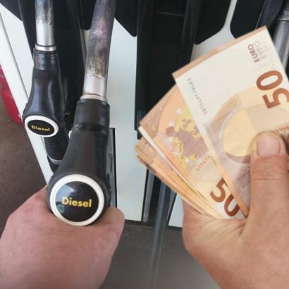 El truco para ahorrar un montón de gasolina en verano: es sencillo, rápido y muy eficaz