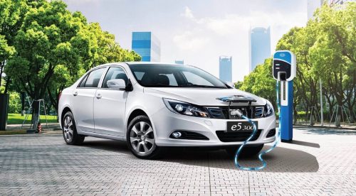 Las ventas de coches electrificados se duplican en China 