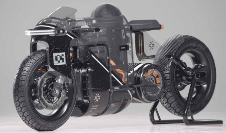 La moto de hidrógeno con carrocería transparente
