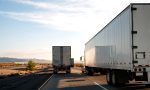 Adelantamientos entre camiones: ¿es legal que tarden tanto?