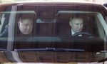 Así se lo pasan Vladimir Putin y Kim Jong Un en la limusina que el presidente ruso le ha regalado al norcoreano