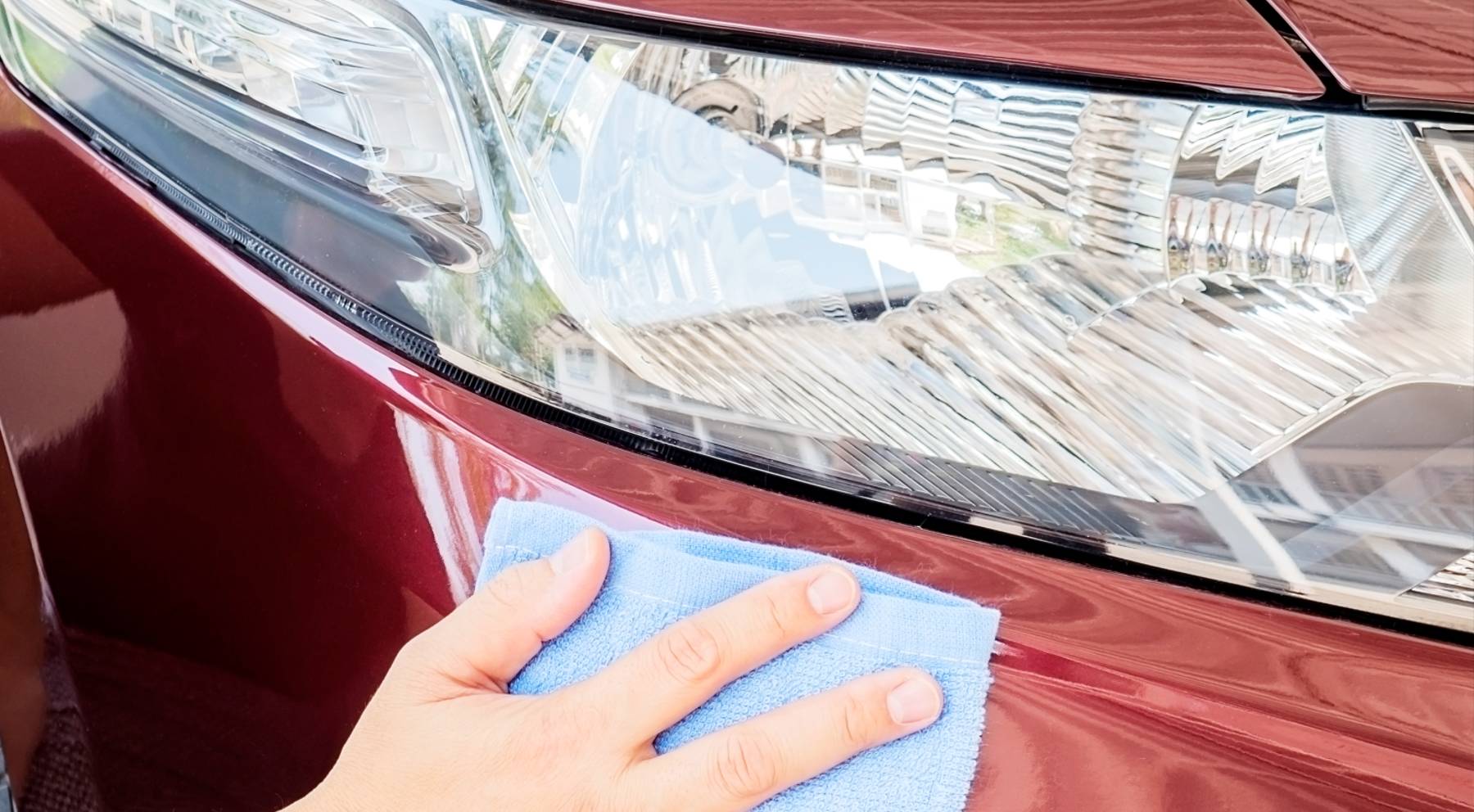 Cómo pulir correctamente los faros de tu coche y no morir en el